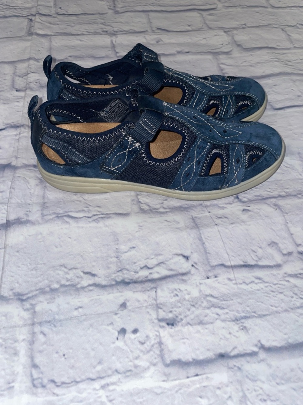 Earth Origins Effie Suede Dark Blue Size 8